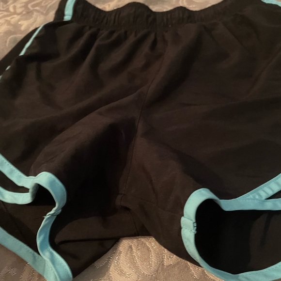 Nike dri fit athletic shorts XS - Picture 3 of 9